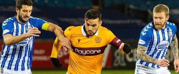 Motherwell's Tony Watt (centre)