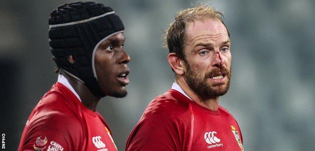 Maro Itoje and Alun Wyn Jones