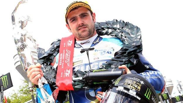 Michael Dunlop won the 2018 Superbike TT