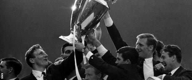 Tommy Gemmell (left) and Billy McNeill hold aloft the European Cup