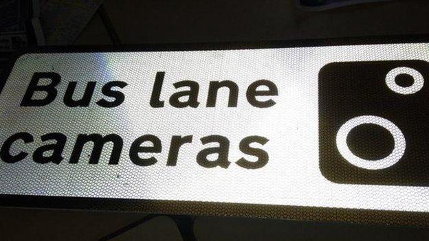 Bus lane sign