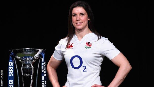 Sarah Hunter with the Six Nations trophy