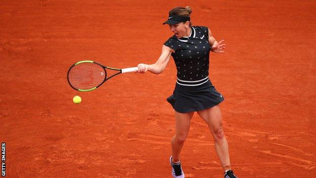 Simona Halep in action