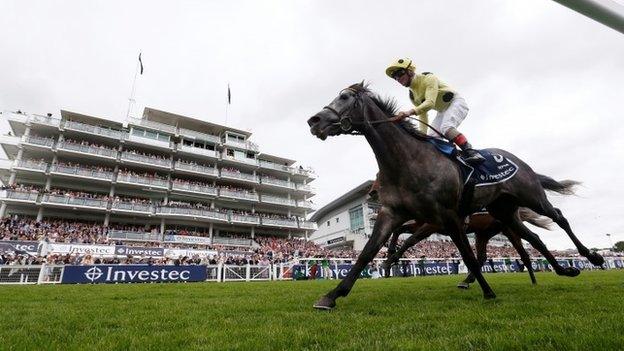 Defoe wins Coronation Cup at Epsom