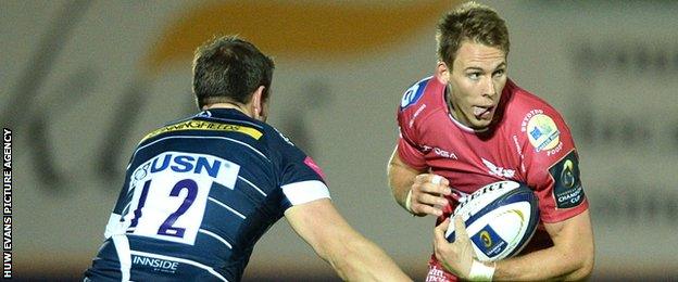 Liam Williams in action for Scarlets against Sale Sharks