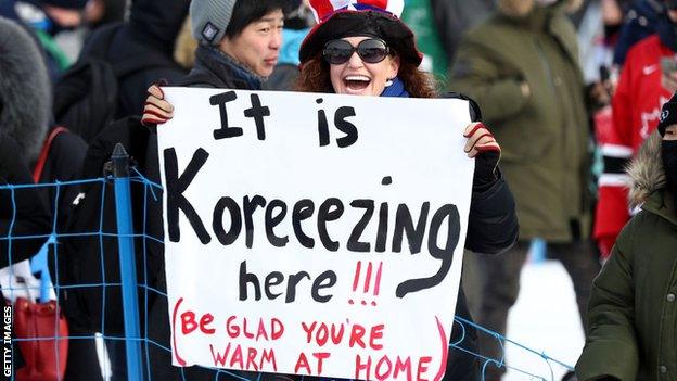 Spectator at the men's slopestyle