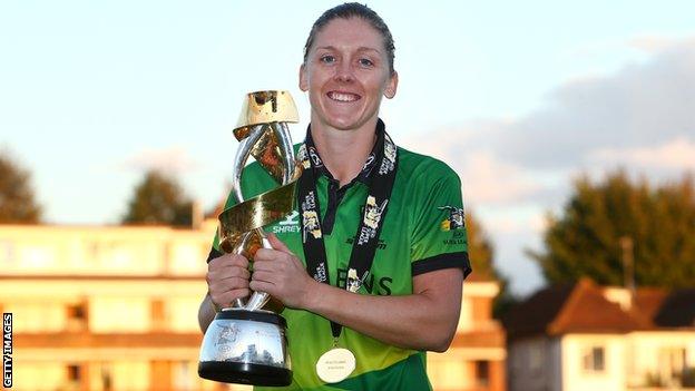 Western Storm captain Heather Knight holds up the trophy after beating Southern Vipers in the 2019 Kia Super League final