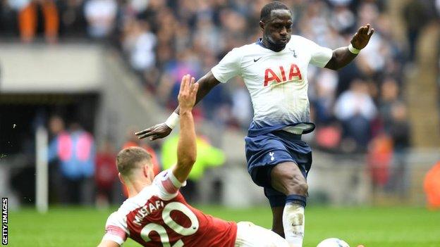 Moussa Sissoko of Tottenham challenges for the ball