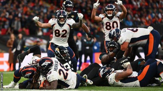 Latavius Murray scores a touchdown for the Denver Broncos at Wembley