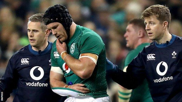 Sean O'Brien walks off after breaking his right arm in Ireland's win over Argentina