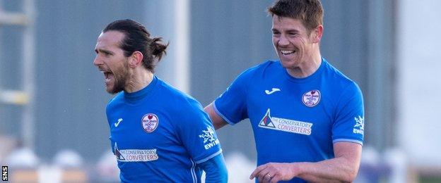 Kelty Hearts' Dylan Easton (left) celebrates scoring against Brora