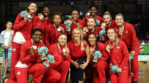 Tracey Neville with the England netball team