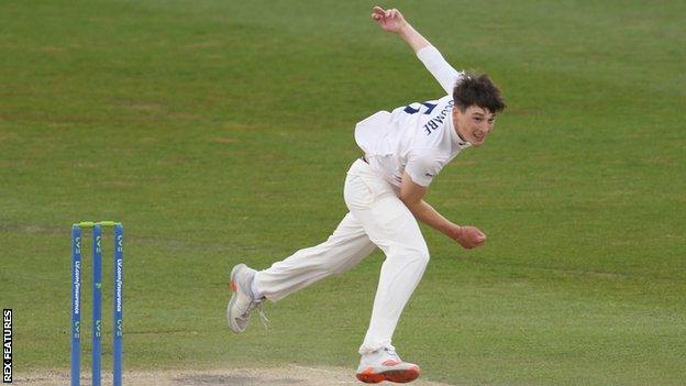 Henry Crocombe bowls for Sussex