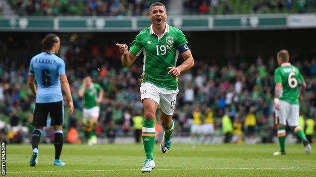 Jonathan Walters celebrates