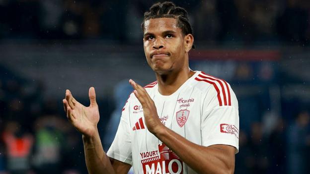 Palace want teenage Brest defender Le Guen