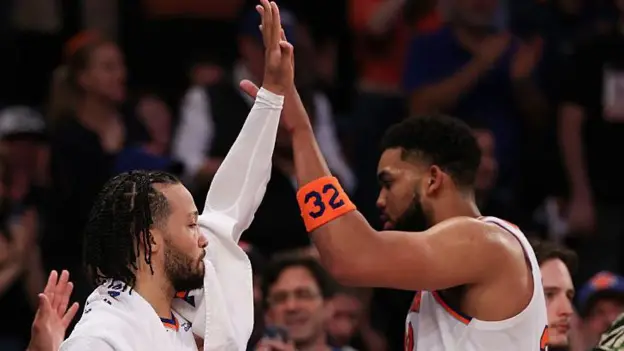 Knicks crush Celtics to reach Conference Finals