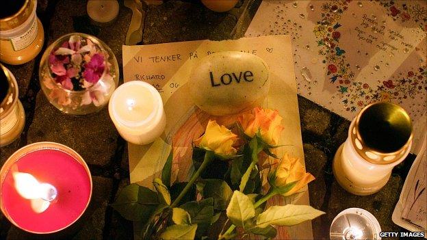 Candles to remember people killed in the Oslo attacks