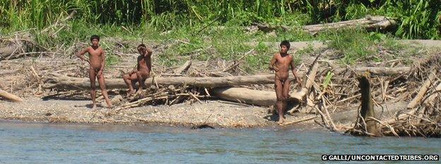 Uncontacted Mashco-Piro tribe in south-east Peru (Gabriella Galli/uncontactedtribes.org)