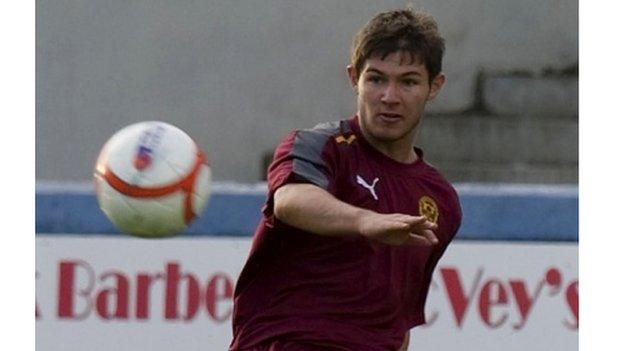 Howarth joined Motherwell from Clyde