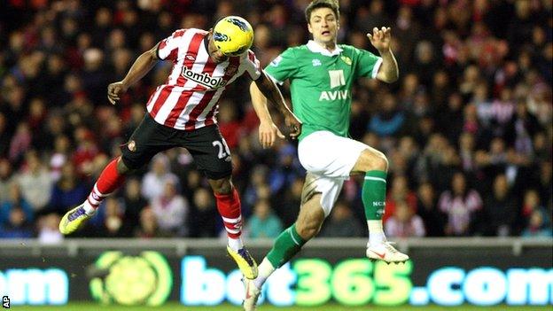 Stephane Sessegnon heads Sunderland's second goal