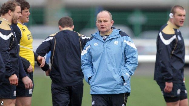 Scotland head coach Andy Robinson with his players