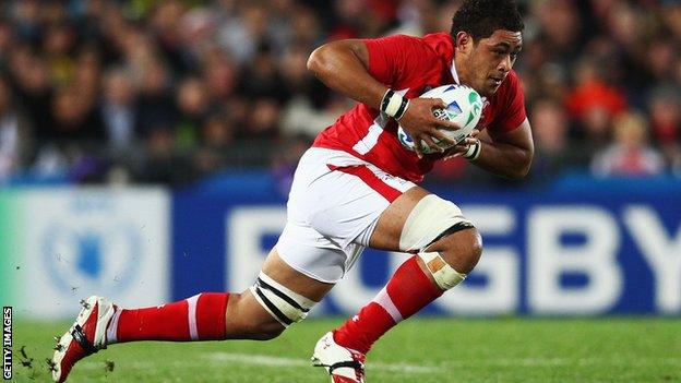 Toby Faletau runs with the ball for Wales in their World Cup semi-final with France