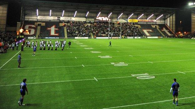 Widnes defend iPitch against critics