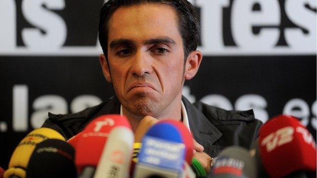 Alberto_Contador at his press conference in Spain