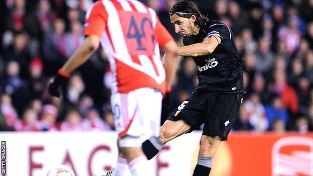 Mehmet Topal scores for Valencia