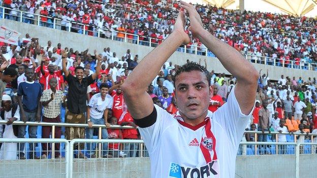 Amr Zaki of Zamalek acknowledges the cheers of fans of Young Africans' rivals Simba, after scoring the equaliser in Dar-es-Salaam.