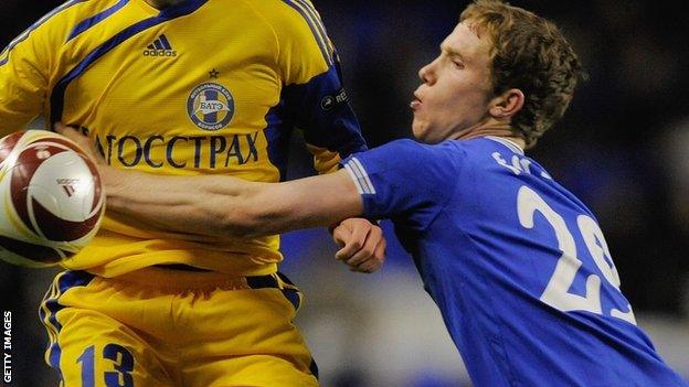 Adam Forshaw playing for Everton against BATE Borisov