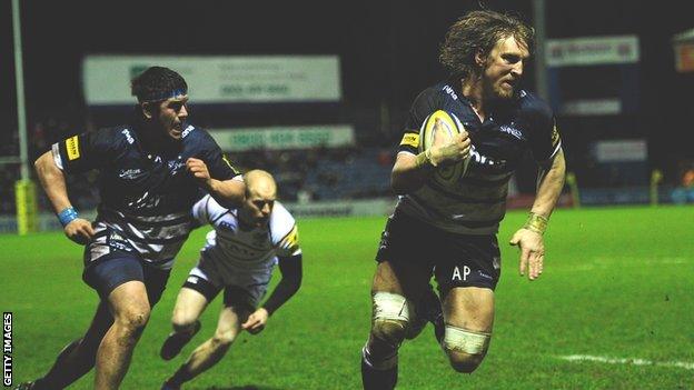 Andy Powell scores the bonus point try in the win over Wasps