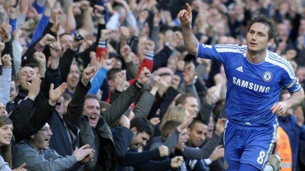 Frank_Lampard scores Chelsea's third goal against Bolton