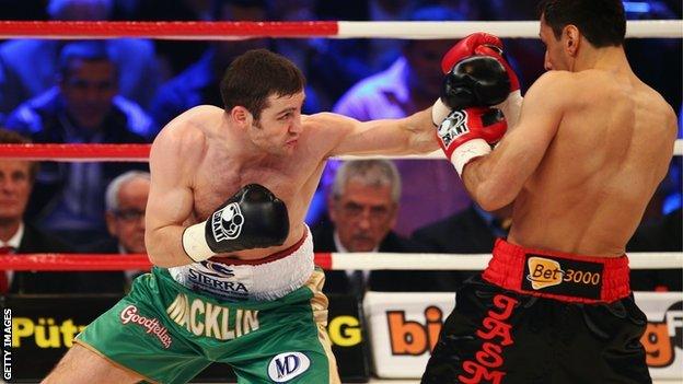 Matthew Macklin (l)