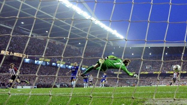 Fernando Llorente scores for Athletic