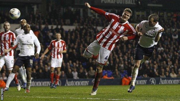 Rafael van der Vaart scores Spurs' equaliser