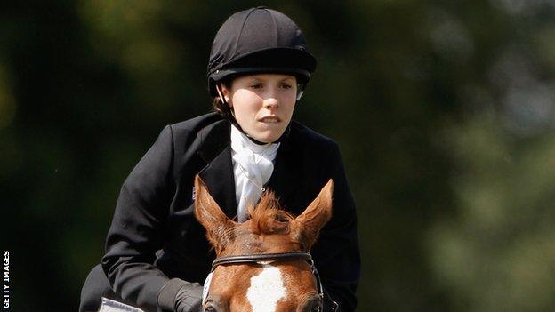 Team Bath pentathlete Samantha Murray in action