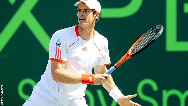 Andy Murray in action against Janko Tipsarevic