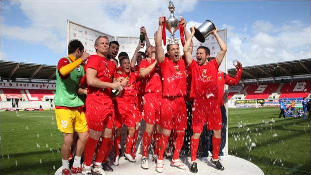 Llanelli win the 2011 Welsh Cup