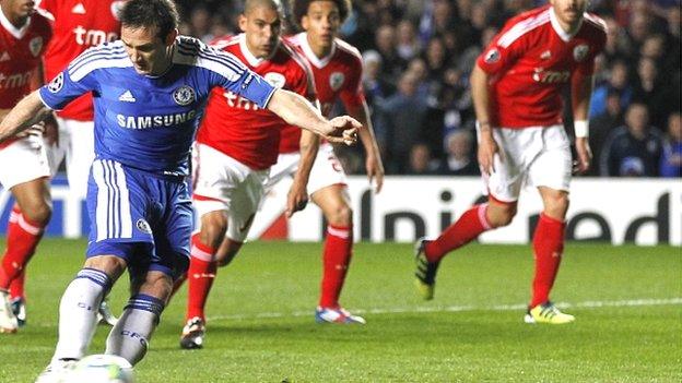 Frank Lampard scores for Chelsea against Benfica