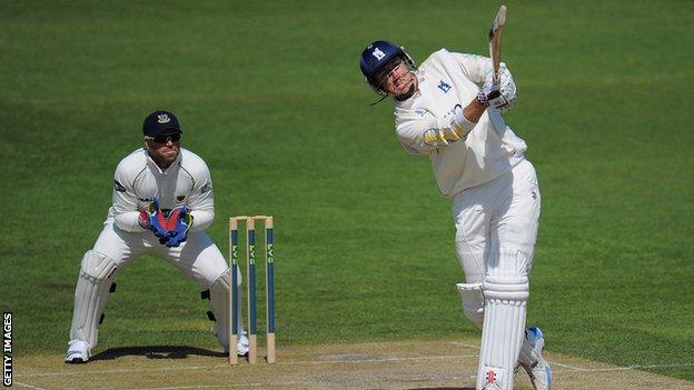 Rikki Clarke batting for Warwickshire