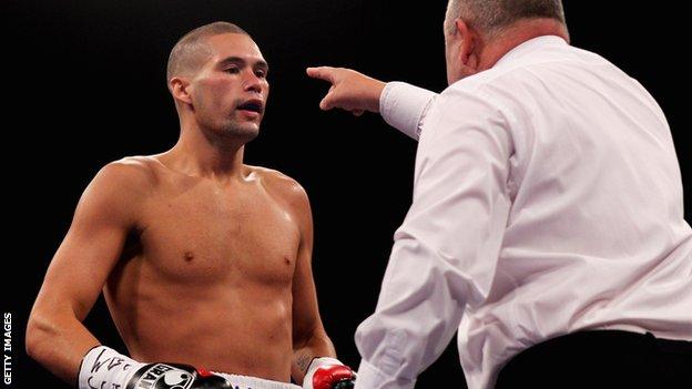 Tony Bellew beats Danny McIntosh with a fifth-round TKO