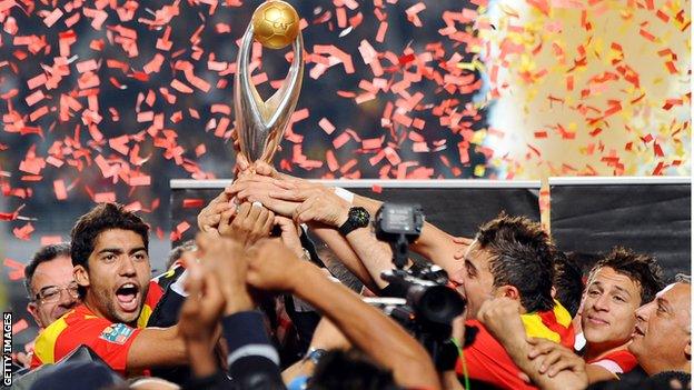 Esperance celebrate winning the 2011 African Champions League