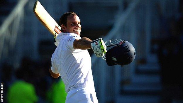 Andrew Strauss celebrates his century