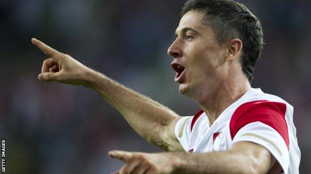 Poland striker Robert Lewandowski