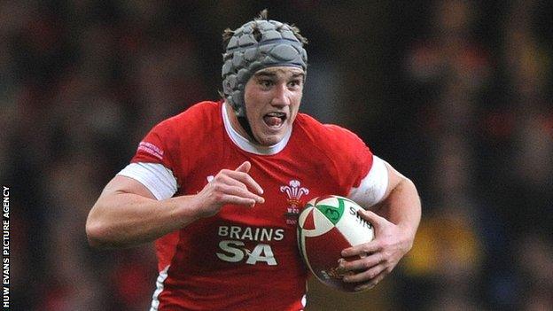 Wales centre Jonathan Davies