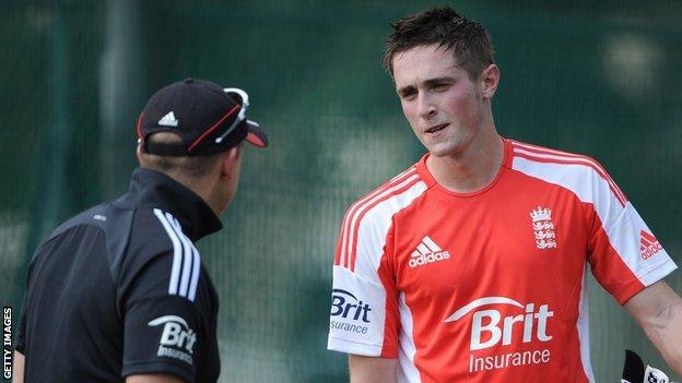 Chris Woakes (right) with England team director Andy Flower