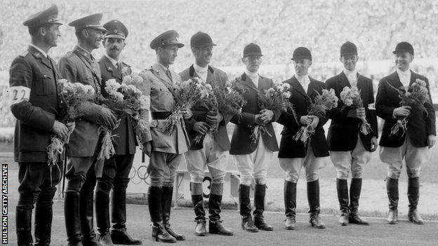 Medallists, Helsinki Olympics. Duggie Stewart is fourth from right