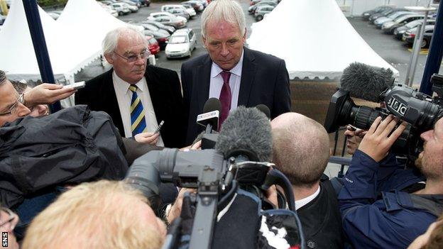 Dunfermline duo John Yorkston and Jim Leishman (left) arrive at Hampden