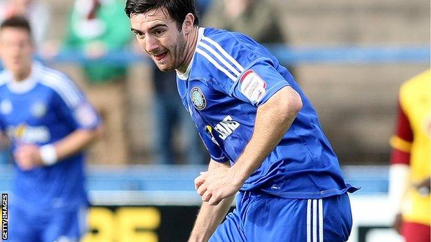 Ross Draper in action for Macclesfield